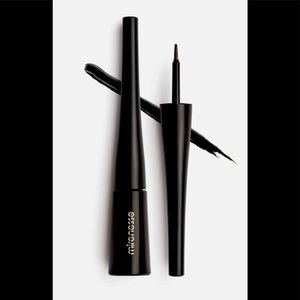 MIRENESSE
Magnetic Eyeliner - BLACK